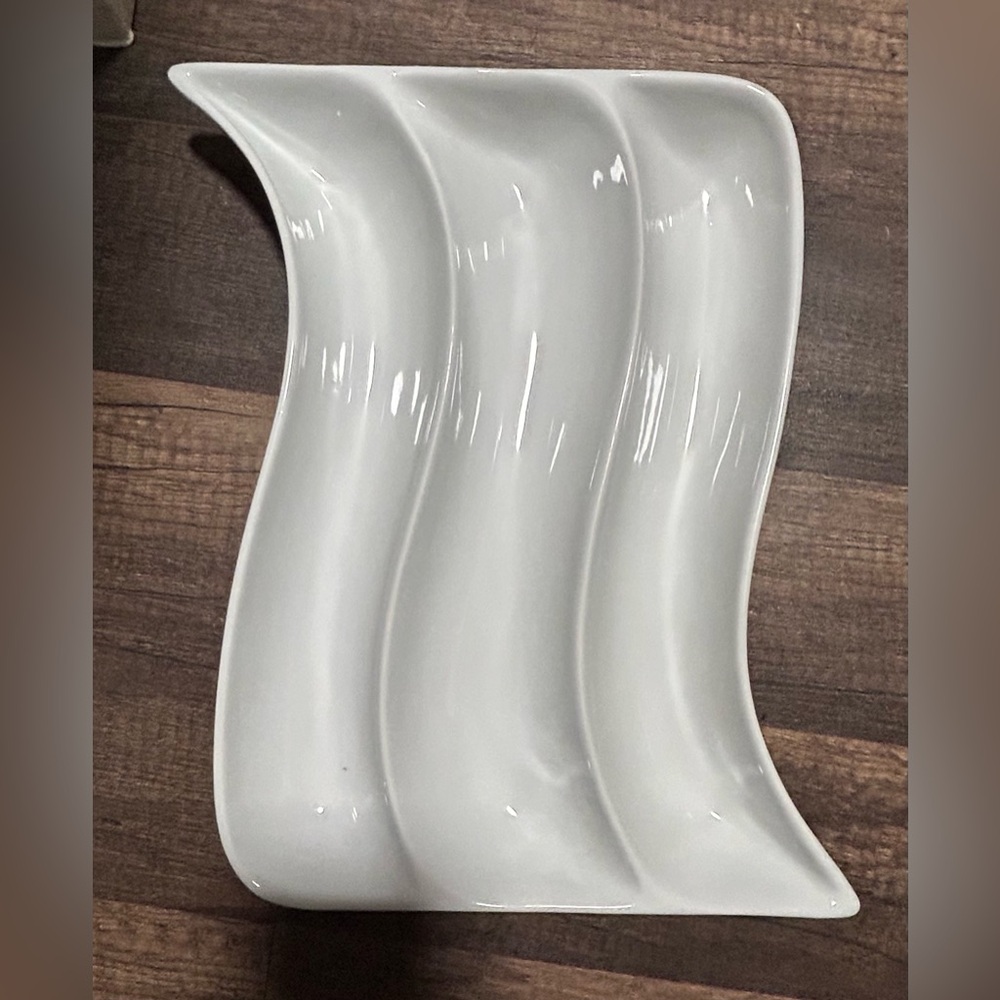 Cordon bleu White Ceramic 3-Section Wave Serving Dish